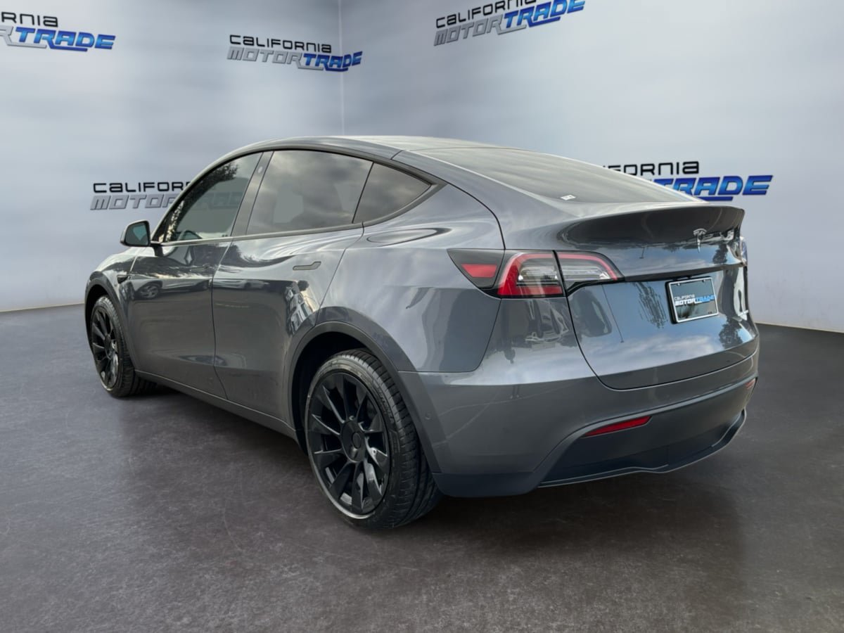 Used 2022 Tesla Model Y Long Range AWD/4WD image 7