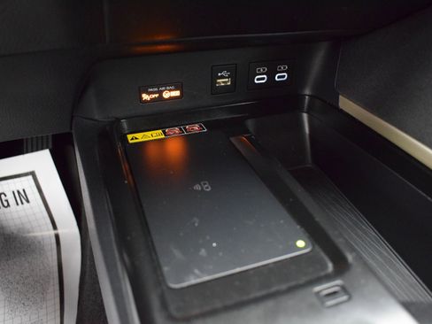 Used 2025 Toyota Camry LE image 15