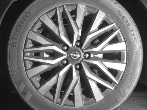 Used 2025 Nissan Altima 2.5 SV FWD image 12