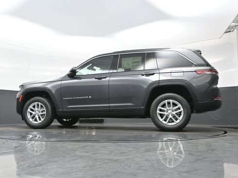 New 2026 Jeep Grand Cherokee Laredo AWD/4WD image 12