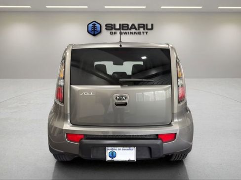 Used 2010 Kia Soul ! FWD image 4
