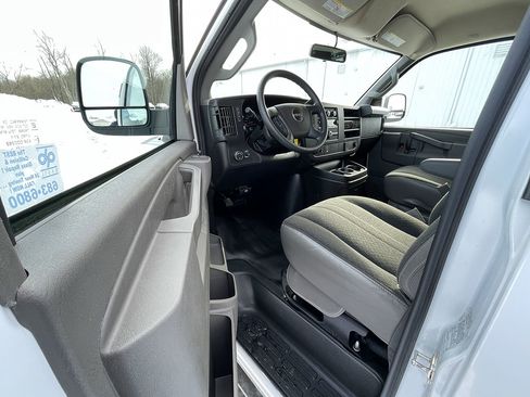 Used 2024 GMC Savana 2500 w/ Driver Convenience Package image 21