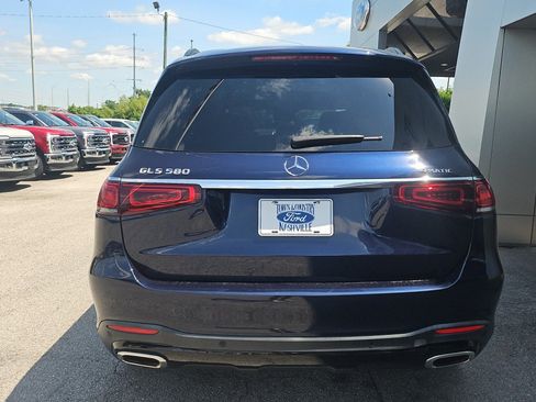 Used 2021 Mercedes-Benz GLS 580 4MATIC image 4