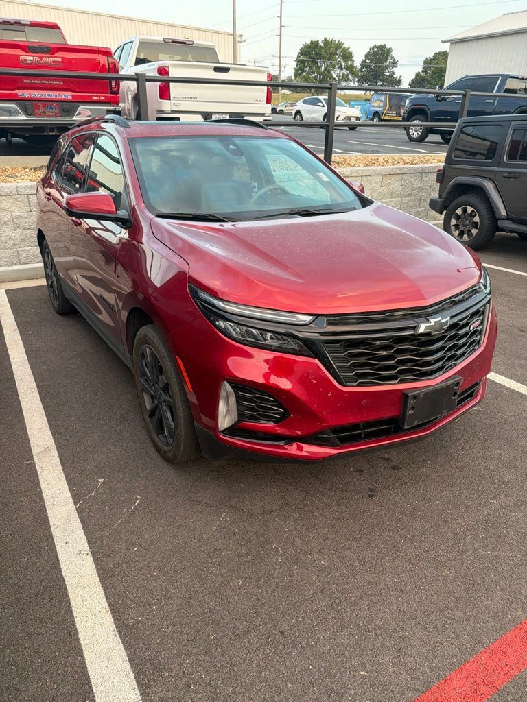 Used 2024 Chevrolet Equinox RS w/ RS Leather Package AWD/4WD image 2