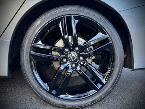 Used 2017 Honda Accord Sport Special Edition image 15