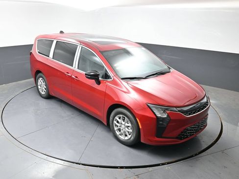 New 2027 Chrysler Pacifica Select FWD image 28