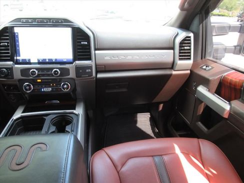 Used 2022 Ford F250 King Ranch w/ King Ranch Ultimate Package AWD/4WD image 15