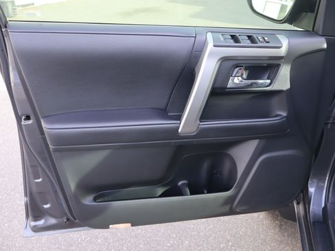 Used 2022 Toyota 4Runner SR5 Premium image 15