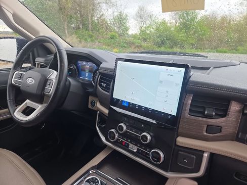 Used 2024 Ford Expedition Limited AWD/4WD image 27