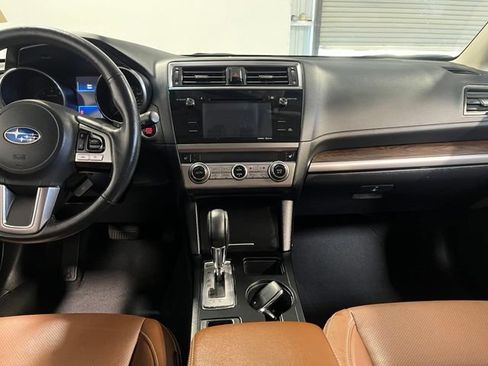 Used 2017 Subaru Outback 2.5i Touring AWD/4WD image 21