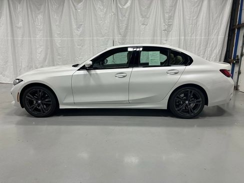 Used 2023 BMW 330i xDrive Sedan w/ Premium Package image 4