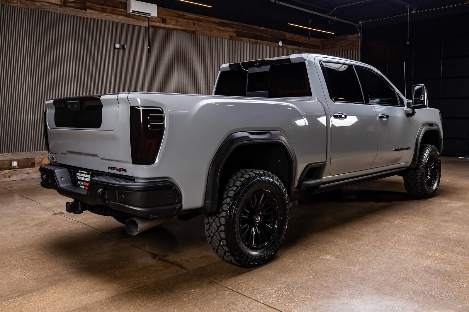 Used 2025 GMC Sierra 2500 AT4X w/ AT4X AEV Edition AWD/4WD image 10