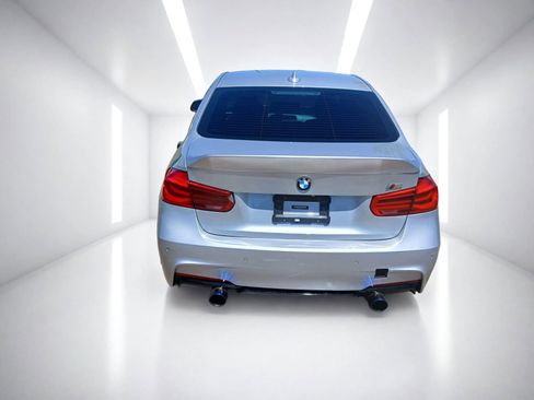 Used 2018 BMW 320i Sedan RWD image 6