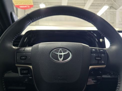 Certified 2025 Toyota Crown Platinum image 28