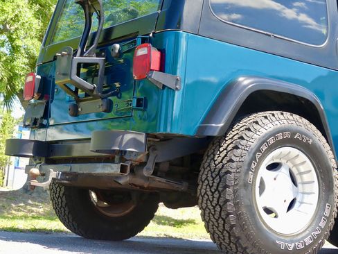 Used 1995 Jeep Wrangler Rio Grande AWD/4WD image 79