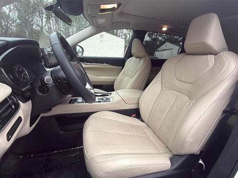 Certified 2025 INFINITI QX60 Pure w/ Cargo Package image 10