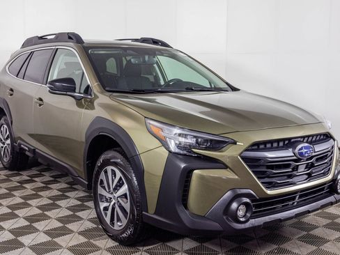 Used 2025 Subaru Outback Premium w/ Popular Package #1A image 15