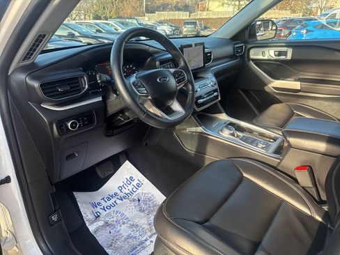 Used 2023 Ford Explorer XLT w/ Equipment Group 202A image 21