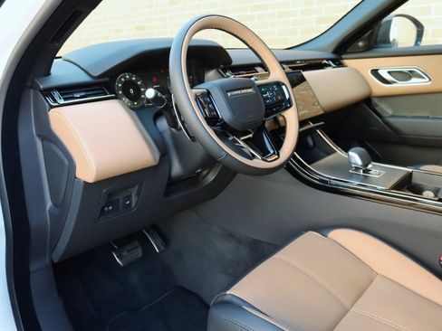 Used 2025 Land Rover Range Rover Velar Dynamic HSE image 15