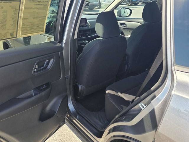 Used 2024 Nissan Rogue S AWD/4WD image 15