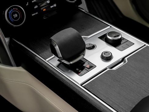 Used 2022 Land Rover Range Rover Long Wheelbase SE image 26