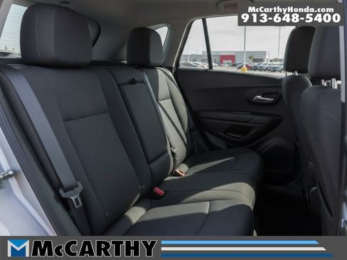 Used 2020 Chevrolet Trax LT w/ LT Convenience Package FWD image 5