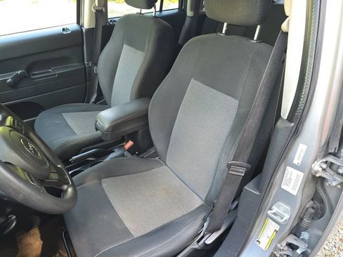 Used 2014 Jeep Compass Sport FWD image 15