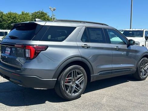 New 2026 Ford Explorer ST-Line RWD image 3