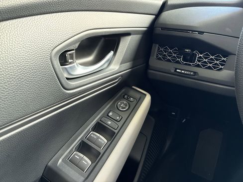 Certified 2025 Honda Accord LX image 37