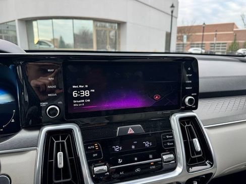 Used 2023 Kia Sorento SX image 11