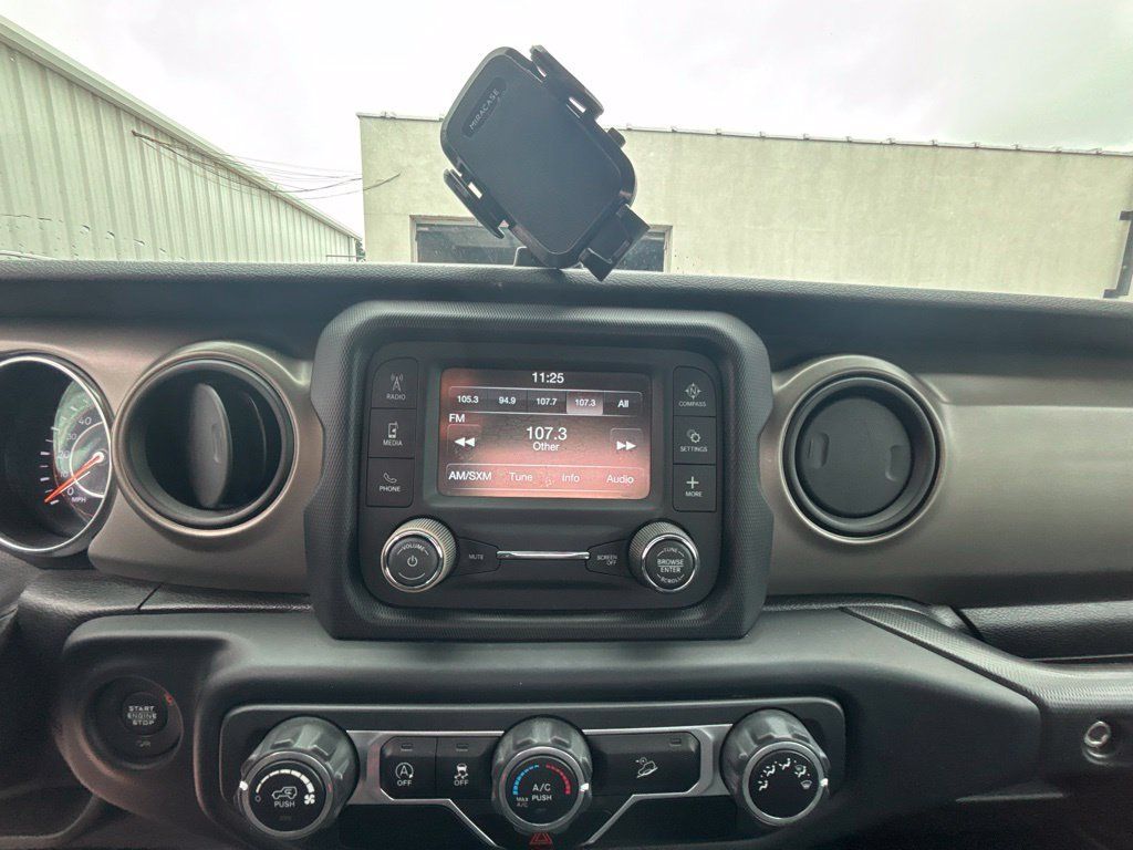 Used 2018 Jeep Wrangler Unlimited Sport AWD/4WD image 14