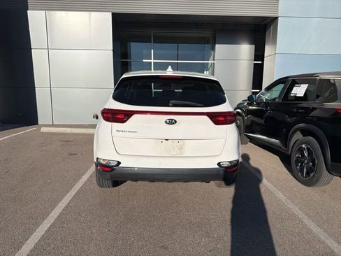 Used 2020 Kia Sportage LX image 4