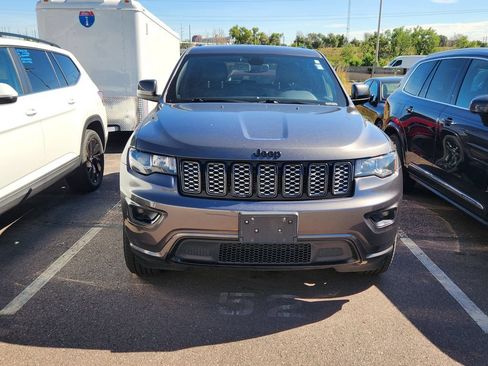Used 2020 Jeep Grand Cherokee Altitude AWD/4WD image 3