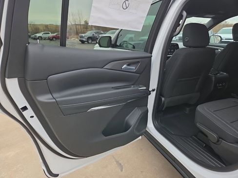New 2026 Chevrolet Traverse LT w/ Driver Confidence Package FWD image 18