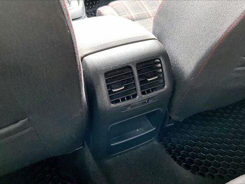 Used 2010 Volkswagen GTI 2-Door image 10