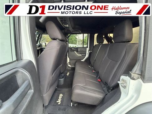Used 2014 Jeep Wrangler Unlimited Sport w/ Quick Order Package 24S AWD/4WD image 10