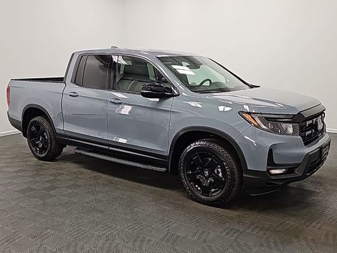 New 2026 Honda Ridgeline Black Edition image 2