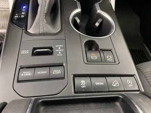 Used 2020 Toyota Highlander LE w/ Protection Package #3 AWD/4WD image 21