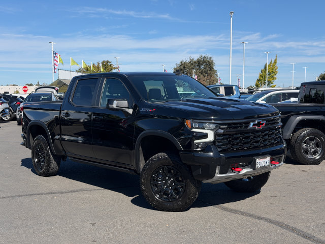 Used 2022 Chevrolet Silverado 1500 ZR2 w/ Technology Package AWD/4WD image 2