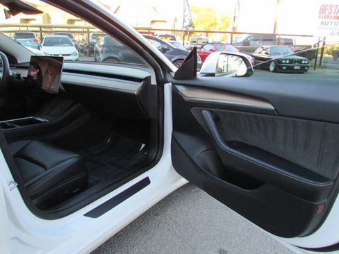 Used 2021 Tesla Model 3 Standard Range Plus image 26