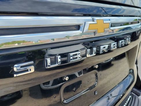 Used 2024 Chevrolet Suburban Premier image 5