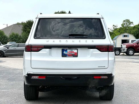 Used 2024 Jeep Wagoneer Series III AWD/4WD image 14
