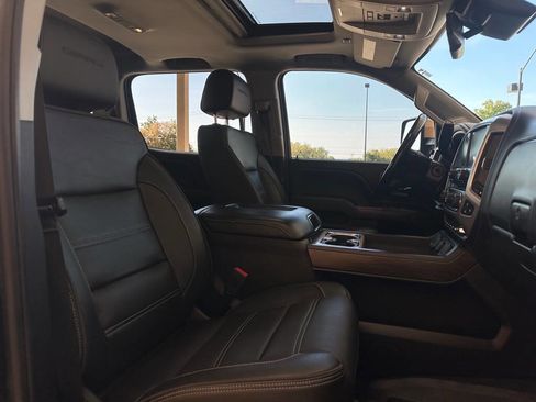 Used 2019 GMC Sierra 2500 Denali image 16