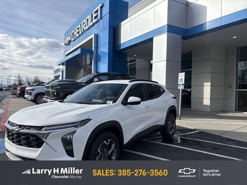 New 2026 Chevrolet Trax LT w/ Driver Confidence Package image 1