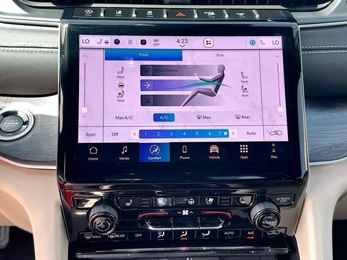 New 2025 Jeep Grand Cherokee L Limited w/ Luxury Tech Group II image 17