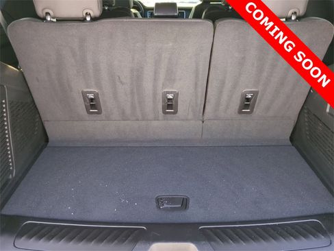 Used 2024 GMC Yukon SLT w/ SLT Luxury Package image 33