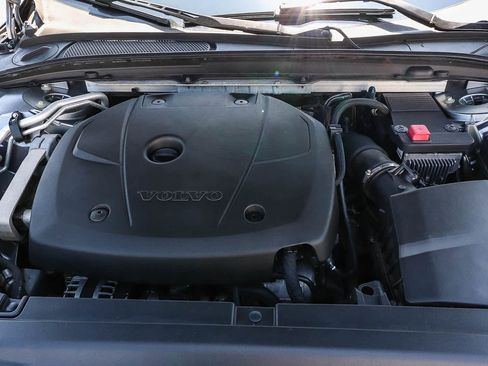 Used 2018 Volvo S90 T5 Momentum w/ Convenience Package FWD image 35