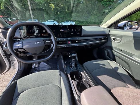 Used 2025 Kia K4 FWD image 34