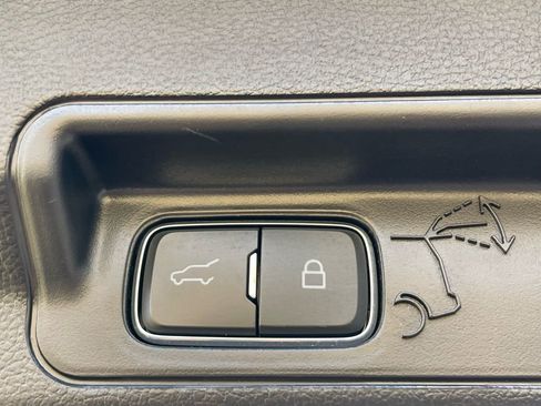 Used 2022 Ford Explorer Limited w/ Equipment Group 301A image 19