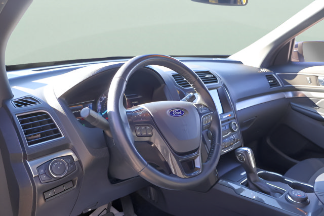 Used 2018 Ford Explorer XLT w/ Equipment Group 201A AWD/4WD image 10